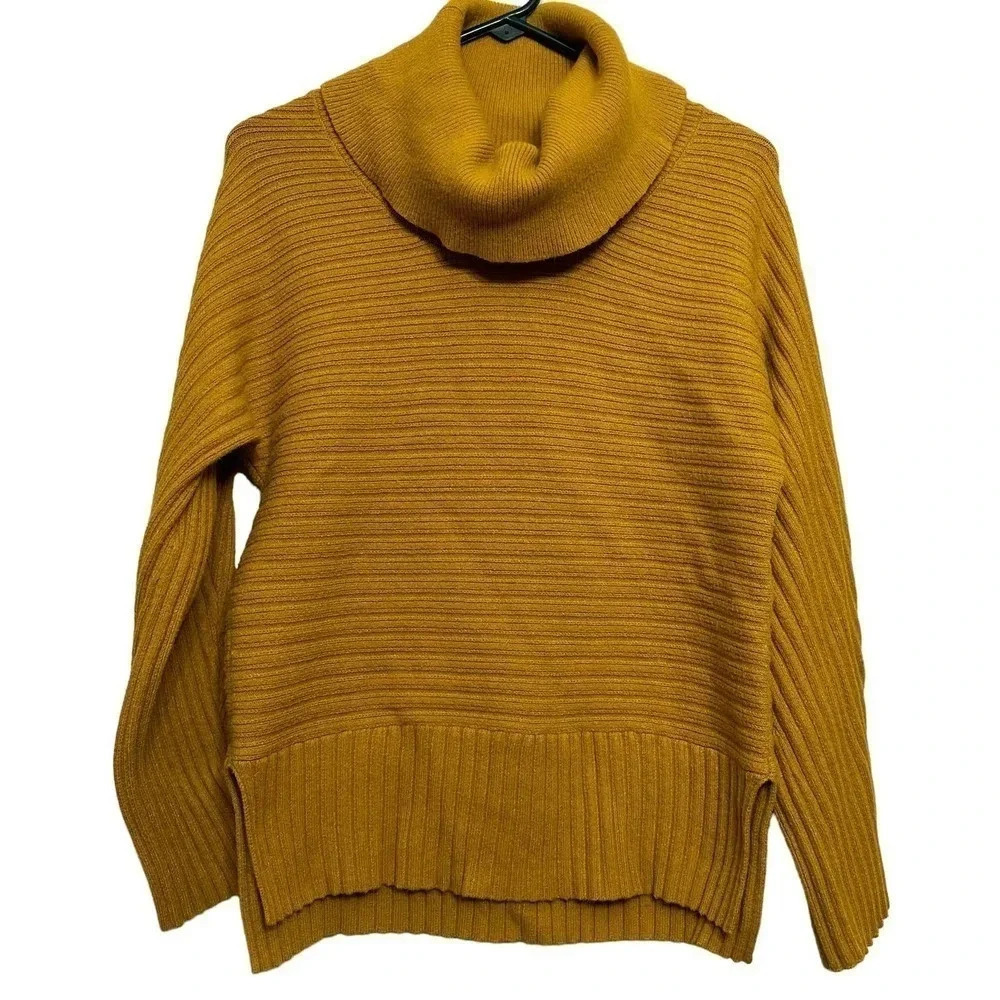 Athropologie Moth women’s cowl neck sweater. Size small